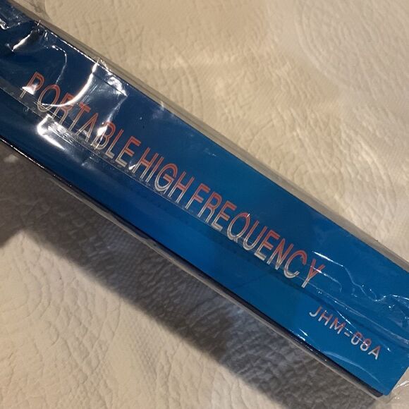 Portable high frequency. Perfect for acne, enlarged pores, and  dark cir… - Picture 6 of 13